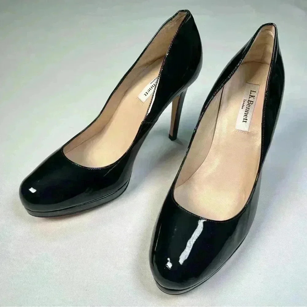 L. k. Bennett Sledge Black Patent Platform Courts New
9.5